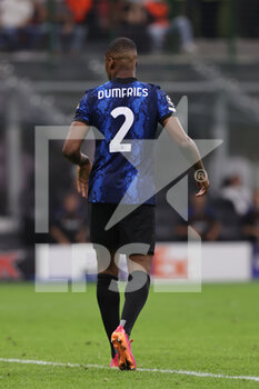 2021-09-15 - Denzel Dumfries of FC Internazionale during the UEFA Champions League 2021/22 Group Stage - Group D football match between FC Internazionale and Real Madrid CF at Giuseppe Meazza Stadium, Milan, Italy on September 15, 2021 - GROUP D - INTER - FC INTERNAZIONALE VS REAL MADRID - UEFA CHAMPIONS LEAGUE - SOCCER
