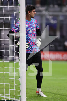 2021-09-15 - Thibaut Courtois of Real Madrid CF warms up during the UEFA Champions League 2021/22 Group Stage - Group D football match between FC Internazionale and Real Madrid CF at Giuseppe Meazza Stadium, Milan, Italy on September 15, 2021 - GROUP D - INTER - FC INTERNAZIONALE VS REAL MADRID - UEFA CHAMPIONS LEAGUE - SOCCER