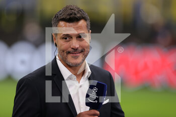 2021-09-15 - Julio Cesar guest of Amazon Champions Legaue live during the UEFA Champions League 2021/22 Group Stage - Group D football match between FC Internazionale and Real Madrid CF at Giuseppe Meazza Stadium, Milan, Italy on September 15, 2021 - GROUP D - INTER - FC INTERNAZIONALE VS REAL MADRID - UEFA CHAMPIONS LEAGUE - SOCCER