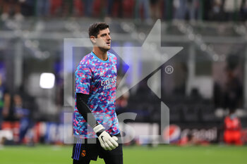 2021-09-15 - Thibaut Courtois of Real Madrid CF warms up during the UEFA Champions League 2021/22 Group Stage - Group D football match between FC Internazionale and Real Madrid CF at Giuseppe Meazza Stadium, Milan, Italy on September 15, 2021 - GROUP D - INTER - FC INTERNAZIONALE VS REAL MADRID - UEFA CHAMPIONS LEAGUE - SOCCER