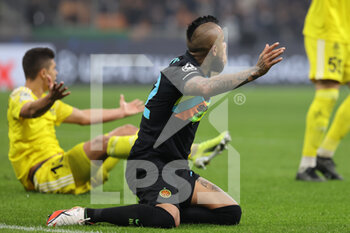 2021-10-19 - Arturo Vidal of FC Internazionale protests during the UEFA Champions League 2021/22 Group Stage - Group D football match between FC Internazionale and FC Sheriff Tiraspol at Giuseppe Meazza Stadium, Milan, Italy on October 19, 2021 - INTER - FC INTERNAZIONALE VS SHERIFF TIRASPOL - UEFA CHAMPIONS LEAGUE - SOCCER