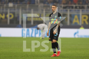 2021-10-19 - Stefano Sensi of FC Internazionale during the UEFA Champions League 2021/22 Group Stage - Group D football match between FC Internazionale and FC Sheriff Tiraspol at Giuseppe Meazza Stadium, Milan, Italy on October 19, 2021 - INTER - FC INTERNAZIONALE VS SHERIFF TIRASPOL - UEFA CHAMPIONS LEAGUE - SOCCER