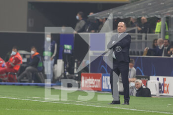 2021-10-19 - Yuriy Vernydub Head Coach of FC Sheriff Tiraspol during the UEFA Champions League 2021/22 Group Stage - Group D football match between FC Internazionale and FC Sheriff Tiraspol at Giuseppe Meazza Stadium, Milan, Italy on October 19, 2021 - INTER - FC INTERNAZIONALE VS SHERIFF TIRASPOL - UEFA CHAMPIONS LEAGUE - SOCCER
