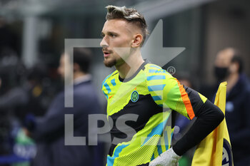 2021-10-19 - Ionut Andrei Radu of FC Internazionale warms up during the UEFA Champions League 2021/22 Group Stage - Group D football match between FC Internazionale and FC Sheriff Tiraspol at Giuseppe Meazza Stadium, Milan, Italy on October 19, 2021 - INTER - FC INTERNAZIONALE VS SHERIFF TIRASPOL - UEFA CHAMPIONS LEAGUE - SOCCER