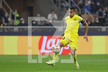 2021-10-19 - Frank Castaneda of FC Sheriff Tiraspol in action during the UEFA Champions League 2021/22 Group Stage - Group D football match between FC Internazionale and FC Sheriff Tiraspol at Giuseppe Meazza Stadium, Milan, Italy on October 19, 2021 - INTER - FC INTERNAZIONALE VS SHERIFF TIRASPOL - UEFA CHAMPIONS LEAGUE - SOCCER