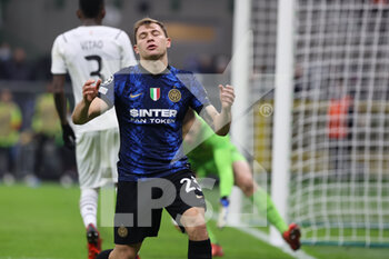 2021-11-24 - Nicolò Barella of FC Internazionale reacts during the UEFA Champions League 2021/22 Group Stage - Group D football match between FC Internazionale and FC Shakhtar Donetsk at Giuseppe Meazza Stadium, Milan, Italy on November 24, 2021 - INTER - FC INTERNAZIONALE VS SHAKHTAR DONETSK - UEFA CHAMPIONS LEAGUE - SOCCER