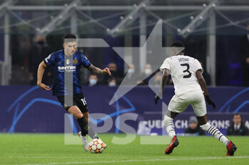 2021-11-24 - Joaquin Correa of FC Internazionale in action during the UEFA Champions League 2021/22 Group Stage - Group D football match between FC Internazionale and FC Shakhtar Donetsk at Giuseppe Meazza Stadium, Milan, Italy on November 24, 2021 - INTER - FC INTERNAZIONALE VS SHAKHTAR DONETSK - UEFA CHAMPIONS LEAGUE - SOCCER