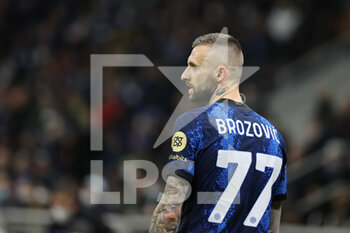 2021-11-24 - Marcelo Brozovic of FC Internazionale looks on during the UEFA Champions League 2021/22 Group Stage - Group D football match between FC Internazionale and FC Shakhtar Donetsk at Giuseppe Meazza Stadium, Milan, Italy on November 24, 2021 - INTER - FC INTERNAZIONALE VS SHAKHTAR DONETSK - UEFA CHAMPIONS LEAGUE - SOCCER