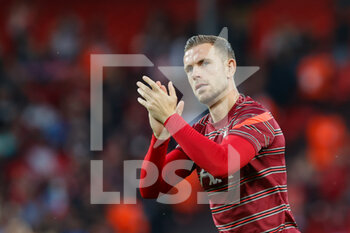 2021-09-15 - Jordan Henderson (Liverpool FC) cheers fans before the match - GROUP B - LIVERPOOL FC VS AC MILAN - UEFA CHAMPIONS LEAGUE - SOCCER