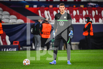 2021-09-14 - Pavao PERVAN of Wolfsburg during the UEFA Champions League, Group Stage, Group G football match between Lille OSC (LOSC) and Verein fur Leibesubungen Wolfsburg on September 14, 2021 at Pierre Mauroy Stadium in Villeneuve-d'Ascq, France - LILLE OSC (LOSC) AND VEREIN FUR LEIBESUBUNGEN WOLFSBURG - UEFA CHAMPIONS LEAGUE - SOCCER