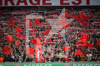2021-09-14 - Lille's supporters during the UEFA Champions League, Group Stage, Group G football match between Lille OSC (LOSC) and Verein fur Leibesubungen Wolfsburg on September 14, 2021 at Pierre Mauroy Stadium in Villeneuve-d'Ascq, France - LILLE OSC (LOSC) AND VEREIN FUR LEIBESUBUNGEN WOLFSBURG - UEFA CHAMPIONS LEAGUE - SOCCER
