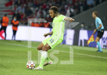 2021-09-14 - Kevin Mbabu of Wolfsburg during the UEFA Champions League, Group Stage, Group G football match between Lille OSC (LOSC) and VfL Wolfsburg on September 14, 2021 at Stade Pierre Mauroy in Villeneuve-d?Ascq near Lille, France - LILLE OSC (LOSC) AND VEREIN FUR LEIBESUBUNGEN WOLFSBURG - UEFA CHAMPIONS LEAGUE - SOCCER