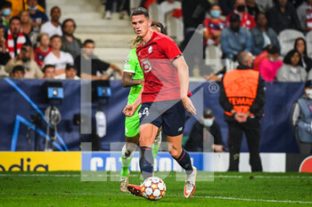 2021-09-14 - Sven BOTMAN of Lille during the UEFA Champions League, Group Stage, Group G football match between Lille OSC (LOSC) and Verein fur Leibesubungen Wolfsburg on September 14, 2021 at Pierre Mauroy Stadium in Villeneuve-d'Ascq, France - LILLE OSC (LOSC) AND VEREIN FUR LEIBESUBUNGEN WOLFSBURG - UEFA CHAMPIONS LEAGUE - SOCCER