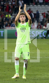 2021-09-14 - Luka Waldschmidt of Wolfsburg salutes their supporters following the UEFA Champions League, Group Stage, Group G football match between Lille OSC (LOSC) and VfL Wolfsburg on September 14, 2021 at Stade Pierre Mauroy in Villeneuve-d?Ascq near Lille, France - LILLE OSC (LOSC) AND VEREIN FUR LEIBESUBUNGEN WOLFSBURG - UEFA CHAMPIONS LEAGUE - SOCCER