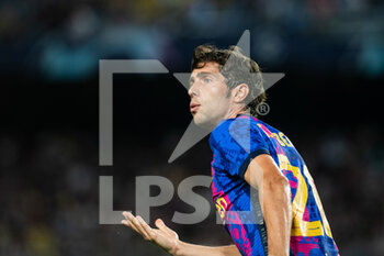 2021-09-14 - Sergi Roberto FC Barcelona gestures during the UEFA Champions League, football match played between FC Barcelona and Bayern Munich at Camp Nou Stadium on September 14, 2021, in Barcelona, Spain - FC BARCELONA VS BAYERN MUNICH - UEFA CHAMPIONS LEAGUE - SOCCER