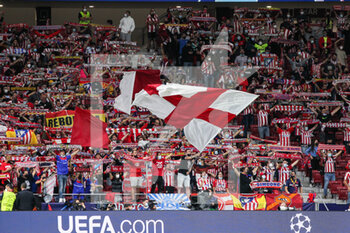 2021-09-15 - Fans of Atletico de Madrid during the UEFA Champions League, Group B, football match played between Atletico de Madrid and FC Porto at Wanda Metropolitano stadium on September 15, 2021, in Madrid, Spain - GROUP B - ATLETICO DE MADRID VS FC PORTO - UEFA CHAMPIONS LEAGUE - SOCCER