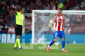 2021-09-15 - Antoine Griezmann of Atletico de Madrid gestures during the UEFA Champions League, Group B, football match played between Atletico de Madrid and FC Porto at Wanda Metropolitano stadium on September 15, 2021, in Madrid, Spain - GROUP B - ATLETICO DE MADRID VS FC PORTO - UEFA CHAMPIONS LEAGUE - SOCCER