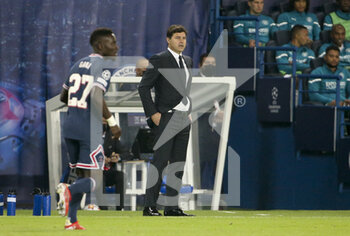 2021-09-28 - Coach of PSG Mauricio Pochettino during the UEFA Champions League, Group A football match between Paris Saint-Germain and Manchester City on September 28, 2021 at Parc des Princes stadium in Paris, France - PARIS SAINT-GERMAIN VS MANCHESTER CITY - UEFA CHAMPIONS LEAGUE - SOCCER