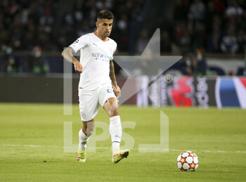 2021-09-28 - Joao Cancelo of Manchester City during the UEFA Champions League, Group A football match between Paris Saint-Germain and Manchester City on September 28, 2021 at Parc des Princes stadium in Paris, France - PARIS SAINT-GERMAIN VS MANCHESTER CITY - UEFA CHAMPIONS LEAGUE - SOCCER