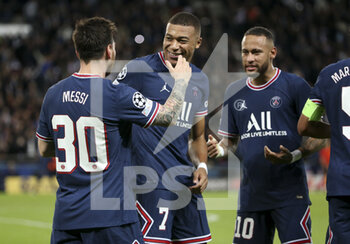 2021-09-28 - Lionel Messi of PSG celebrates his goal with Kylian Mbappe, Neymar Jr of PSG during the UEFA Champions League, Group A football match between Paris Saint-Germain and Manchester City on September 28, 2021 at Parc des Princes stadium in Paris, France - PARIS SAINT-GERMAIN VS MANCHESTER CITY - UEFA CHAMPIONS LEAGUE - SOCCER