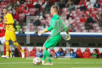 2021-09-29 - Marc-Andre ter Stegen of FC Barcelona during the UEFA Champions League, Group E football match between SL Benfica and FC Barcelona on September 29, 2021 at Estadio da Luz in Lisbon, Portugal - SL BENFICA VS FC BARCELONA - UEFA CHAMPIONS LEAGUE - SOCCER