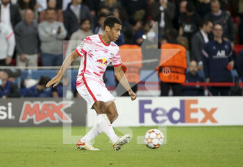 2021-10-19 - Tyler Adams of RB Leipzig during the UEFA Champions League Group A football match between Paris Saint-Germain (PSG) and RB Leipzig on October 19, 2021 at Parc des Princes stadium in Paris, France - PARIS SAINT-GERMAIN VS RB LEIPZIG - UEFA CHAMPIONS LEAGUE - SOCCER