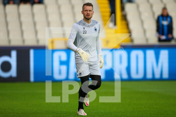 2021-10-19 - Simon Mignolet of Club Brugge warms up during the UEFA Champions League, Group A football match between Club Brugge KV and Manchester City on October 19, 2021 at Jan Breydelstadion in Bruges, Belgium - CLUB BRUGGE KV VS MANCHESTER CITY - UEFA CHAMPIONS LEAGUE - SOCCER