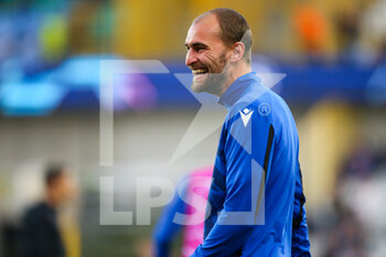 2021-10-19 - Bas Dost of Club Brugge warms up during the UEFA Champions League, Group A football match between Club Brugge KV and Manchester City on October 19, 2021 at Jan Breydelstadion in Bruges, Belgium - CLUB BRUGGE KV VS MANCHESTER CITY - UEFA CHAMPIONS LEAGUE - SOCCER