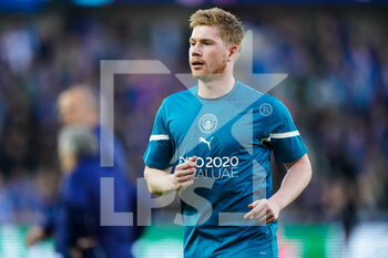2021-10-19 - Kevin De Bruyne of Manchester City warms up during the UEFA Champions League, Group A football match between Club Brugge KV and Manchester City on October 19, 2021 at Jan Breydelstadion in Bruges, Belgium - CLUB BRUGGE KV VS MANCHESTER CITY - UEFA CHAMPIONS LEAGUE - SOCCER
