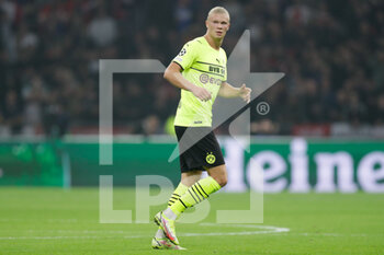 2021-10-19 - Erling Braut Haaland of Borussia Dortmund during the UEFA Champions League, Group C football match between Ajax and Borussia Dortmund on October 19, 2021 at Johan Cruijff ArenA in Amsterdam, Netherlands - AJAX VS BORUSSIA DORTMUND - UEFA CHAMPIONS LEAGUE - SOCCER