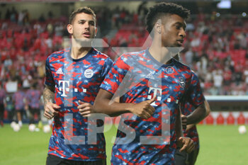 2021-10-20 - Lucas Hernandez and Kingsley Coman of Bayern Munich warm up during the UEFA Champions League, Group E football match between SL Benfica and Bayern Munich on October 20, 2021 at Estadio da Luz in Lisbon, Portugal - SL BENFICA VS BAYERN MUNICH - UEFA CHAMPIONS LEAGUE - SOCCER