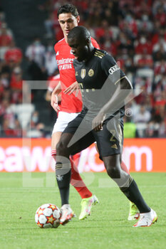 2021-10-20 - Dayot Upamecano of Bayern Munich during the UEFA Champions League, Group E football match between SL Benfica and Bayern Munich on October 20, 2021 at Estadio da Luz in Lisbon, Portugal - SL BENFICA VS BAYERN MUNICH - UEFA CHAMPIONS LEAGUE - SOCCER