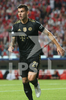 2021-10-20 - Lucas Hernandez of Bayern Munich during the UEFA Champions League, Group E football match between SL Benfica and Bayern Munich on October 20, 2021 at Estadio da Luz in Lisbon, Portugal - SL BENFICA VS BAYERN MUNICH - UEFA CHAMPIONS LEAGUE - SOCCER