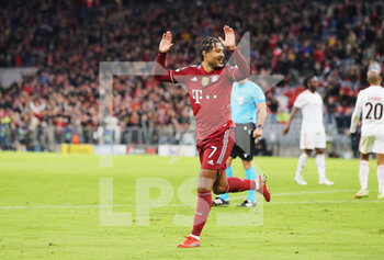 2021-11-02 - Serge Gnabry of Bayern Munich celebrates his goal 2-0 during the UEFA Champions League, Group E football match between Bayern Munich and SL Benfica on November 2, 2021 at Allianz Arena in Munich, Germany - BAYERN MUNICH VS SL BENFICA - UEFA CHAMPIONS LEAGUE - SOCCER
