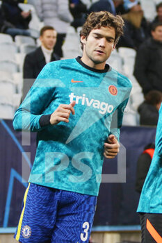 2021-11-02 - Marcos Alonso of FC Chelsea warms up during the UEFA Champions League, Group H football match between Malmo FF and Chelsea FC on November 2, 2021 at Eleda Stadion in Malmo, Sweden - MALMO FF VS CHELSEA FC - UEFA CHAMPIONS LEAGUE - SOCCER