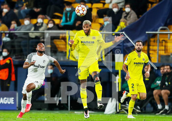 2021-11-02 - Etienne Capoue of Villarreal during the UEFA Champions League, Group F football match between Villarreal CF and BSC Young Boys on November 2, 2021 at the Ceramica Stadium in Castellon, Spain - VILLARREAL CF VS BSC YOUNG BOYS - UEFA CHAMPIONS LEAGUE - SOCCER