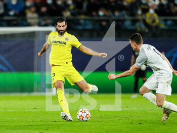 2021-11-02 - Raul Albiol of Villarreal during the UEFA Champions League, Group F football match between Villarreal CF and BSC Young Boys on November 2, 2021 at the Ceramica Stadium in Castellon, Spain - VILLARREAL CF VS BSC YOUNG BOYS - UEFA CHAMPIONS LEAGUE - SOCCER