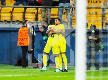 2021-11-02 - Arnaut Groeneveld of Villarreal celebrates a goal with teammates during the UEFA Champions League, Group F football match between Villarreal CF and BSC Young Boys on November 2, 2021 at the Ceramica Stadium in Castellon, Spain - VILLARREAL CF VS BSC YOUNG BOYS - UEFA CHAMPIONS LEAGUE - SOCCER