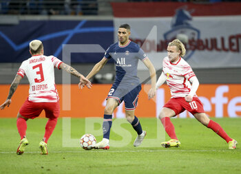 2021-11-03 - Achraf Hakimi of PSG, Emil Forsberg of RB Leipzig during the UEFA Champions League, Group A football match between RB Leipzig and Paris Saint-Germain (PSG) on November 3, 2021 at Red Bull Arena in Leipzig, Germany - RB LEIPZIG VS PARIS SAINT-GERMAIN - UEFA CHAMPIONS LEAGUE - SOCCER