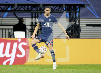 2021-11-03 - Achraf Hakimi of PSG during the UEFA Champions League, Group A football match between RB Leipzig and Paris Saint-Germain (PSG) on November 3, 2021 at Red Bull Arena in Leipzig, Germany - RB LEIPZIG VS PARIS SAINT-GERMAIN - UEFA CHAMPIONS LEAGUE - SOCCER