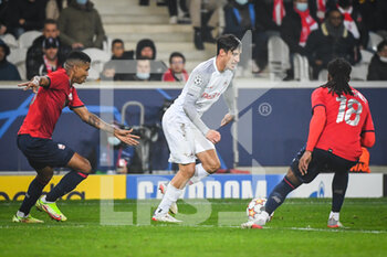 2021-11-23 - Nicolas CAPALDO of RB Salzbourg and REINILDO of Lille during the UEFA Champions League, Group G football match between Lille LOSC and FC Salzburg on November 23, 2021 at Pierre Mauroy stadium in Villeneuve-d'Ascq near Lille, France - LILLE LOSC VS FC SALZBURG - UEFA CHAMPIONS LEAGUE - SOCCER