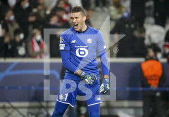2021-11-23 - Goalkeeper of Lille Ivo Grbic celebrates the victory following the UEFA Champions League, Group G football match between Lille OSC (LOSC) and FC RB Salzburg on November 23, 2021 at Pierre Mauroy stadium in Villeneuve-d'Ascq near Lille, France - LILLE LOSC VS FC SALZBURG - UEFA CHAMPIONS LEAGUE - SOCCER