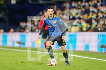 2021-11-23 - Cristiano Ronaldo (7) of Manchester United during the UEFA Champions League, Group F football match between Villareal CF and Manchester United on November 23, 2021 at Estadio El Madrigal in Vila-Real, Spain - VILLAREAL CF VS MANCHESTER UNITED - UEFA CHAMPIONS LEAGUE - SOCCER