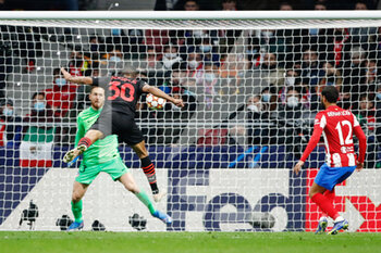 2021-11-24 - Junior Messias of Milan scores a goal 0-1 during the UEFA Champions League, Group B football match between Atletico de Madrid and AC Milan on November 24, 2021 at Wanda Metropolitano stadium in Madrid, Spain - ATLETICO DE MADRID VS AC MILAN - UEFA CHAMPIONS LEAGUE - SOCCER