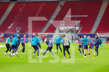 2021-12-07 - Manchester City players warm up during the UEFA Champions League, Group A football match between RB Leipzig and Manchester City on December 7, 2021 at Red Bull Arena in Leipzig, Germany - RB LEIPZIG VS MANCHESTER CITY - UEFA CHAMPIONS LEAGUE - SOCCER