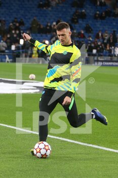 2021-12-07 - Ivan Perisic of Inter warms up during the UEFA Champions League, Group D football match between Real Madrid and FC Internazionale on December 7, 2021 at Santiago Bernabeu stadium in Madrid, Spain - REAL MADRID VS FC INTERNAZIONALE - UEFA CHAMPIONS LEAGUE - SOCCER
