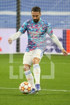 2021-12-07 - Dani Carvajal of Real Madrid warms up during the UEFA Champions League, Group D football match between Real Madrid and FC Internazionale on December 7, 2021 at Santiago Bernabeu stadium in Madrid, Spain - REAL MADRID VS FC INTERNAZIONALE - UEFA CHAMPIONS LEAGUE - SOCCER