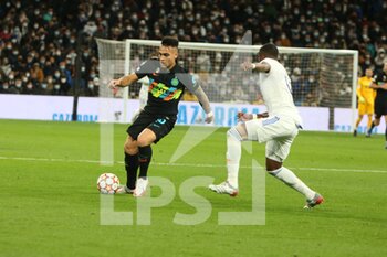 2021-12-07 - Lautaro Martinez of Inter during the UEFA Champions League, Group D football match between Real Madrid and FC Internazionale on December 7, 2021 at Santiago Bernabeu stadium in Madrid, Spain - REAL MADRID VS FC INTERNAZIONALE - UEFA CHAMPIONS LEAGUE - SOCCER