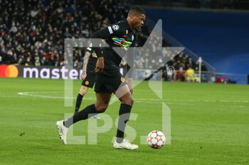 2021-12-07 - Denzel Dumfries of inter during the UEFA Champions League, Group D football match between Real Madrid and FC Internazionale on December 7, 2021 at Santiago Bernabeu stadium in Madrid, Spain - REAL MADRID VS FC INTERNAZIONALE - UEFA CHAMPIONS LEAGUE - SOCCER