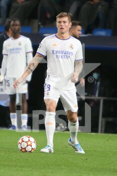 2021-12-07 - Toni Kroos of Real Madrid during the UEFA Champions League, Group D football match between Real Madrid and FC Internazionale on December 7, 2021 at Santiago Bernabeu stadium in Madrid, Spain - REAL MADRID VS FC INTERNAZIONALE - UEFA CHAMPIONS LEAGUE - SOCCER